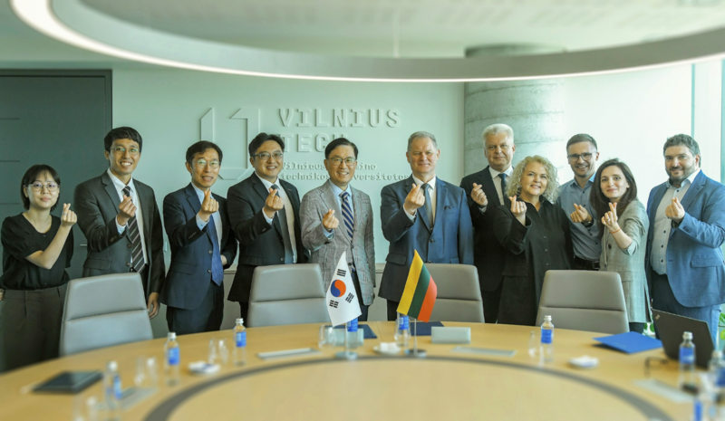 P. Korėjos delegacija lankosi VILNIUS TECH: gimsta bendri mokslo projektai ir planai